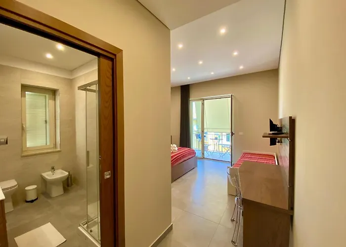 לינה וארוחת בוקר Don Save