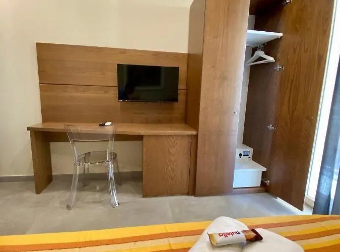 לינה וארוחת בוקר Don Save 3*